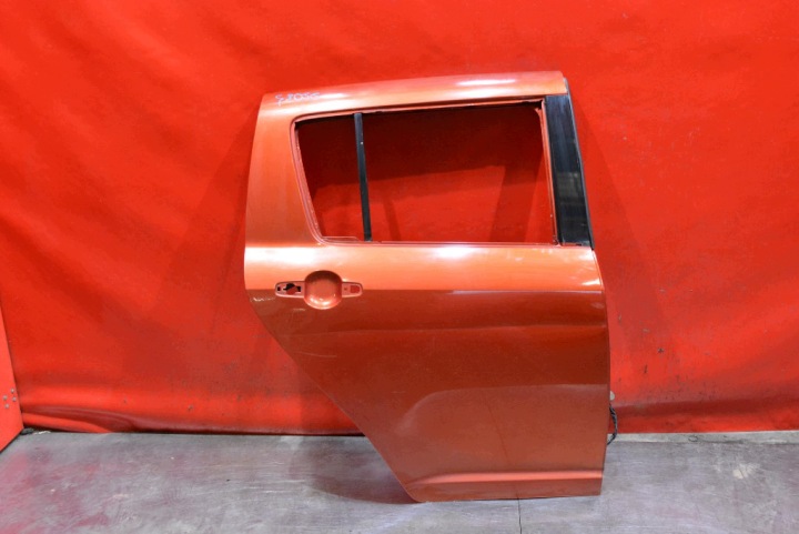 porta portiera destro posteriore posteriore rosso SUZUKI SWIFT 4 IV MK6 5D HB 04-10