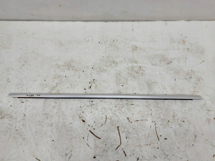 Mercedes W254 GLC 220d moulding dust right A2547200600