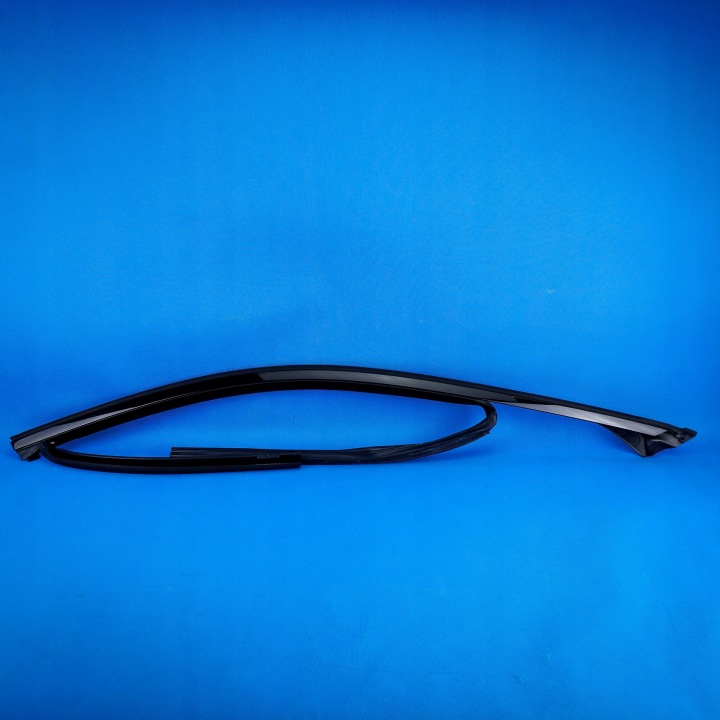 lišta Horn dveře předek pravý BMW 5 G30 51337336964 7336964 7390114 Shadow