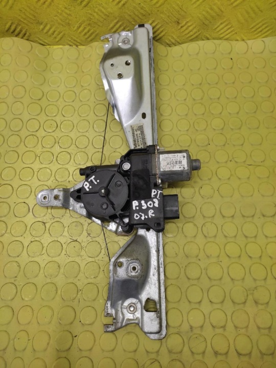 PEUGEOT 308 window regulator right rear part