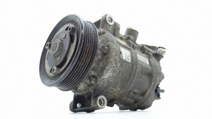 compressor of the air conditioning compressor; VW GOLF VII 1.6 TDI 5Q0820803