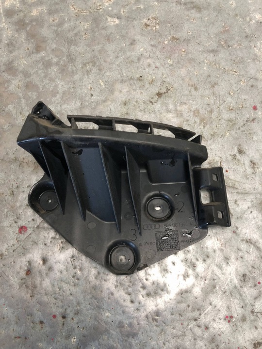 support montage pare-chocs droite arrière AUDI A3 8P LIFT 5d 8P4807394A
