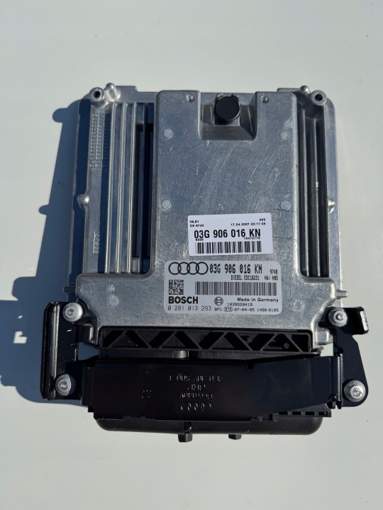 control unit of the engine AUDI A4 B7 2.0 TDI 03G906016KN 0281013293