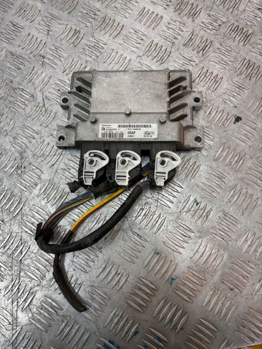 Unité de contrôle Moteur Ordinateur FORD FIESTA MK7 1.258V21-12A650-SF