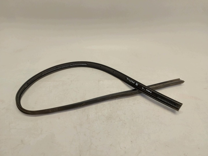 VW Tiguan III 571 2025r. gasket threshold left 571837119A-JLK03
