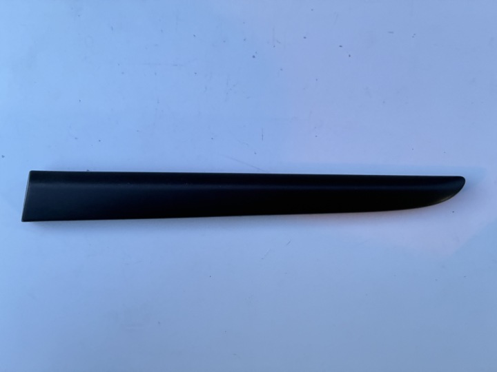 lišta blatníku levá záď Renault Clio III ==OEM==