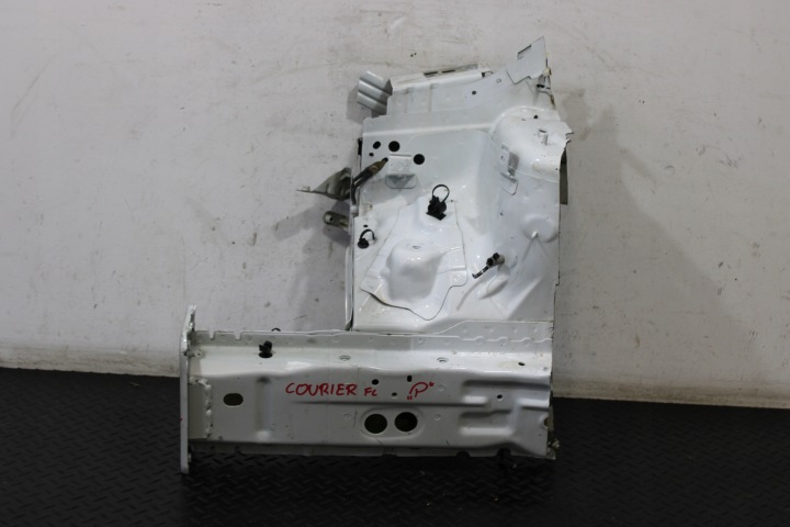 quarter quarter FARTUCH right front FORD TRANSIT COURIER LIFT 2018-2023