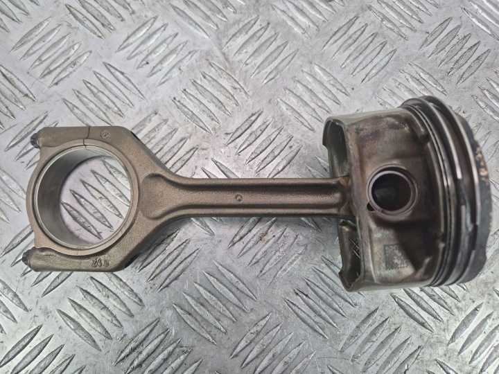 BMW E87 E90 E93 E60 E64 benzina N52 pistone Biella 7589201