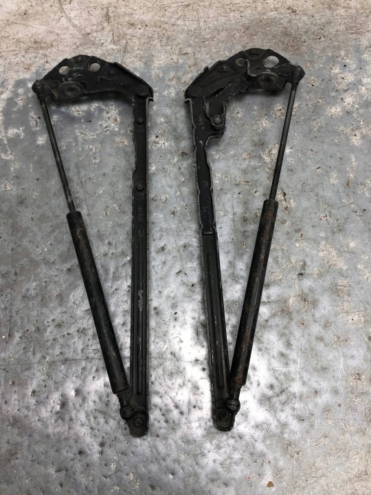 Cerniere SILOWNIKI del cofano MERCEDES W210 A2108800429