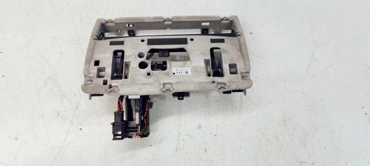 WINDA WYSWIETLACZA AUDI A3 8V 8V0857974E
