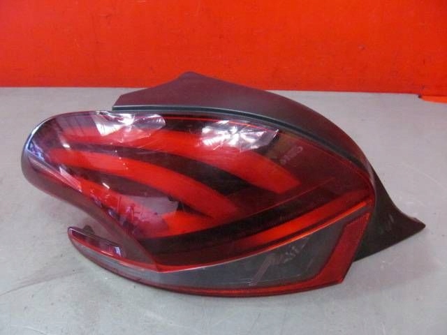 PEUGEOT 208 und 1 LIFT 5D HB 15-19 Licht links heck hinten LED EUROPA