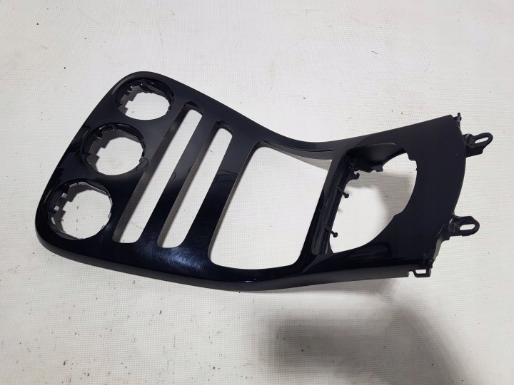 DEKOR PANEL TUNELU okvir SRODKOWEGO MERCEDES W205 A2056803905