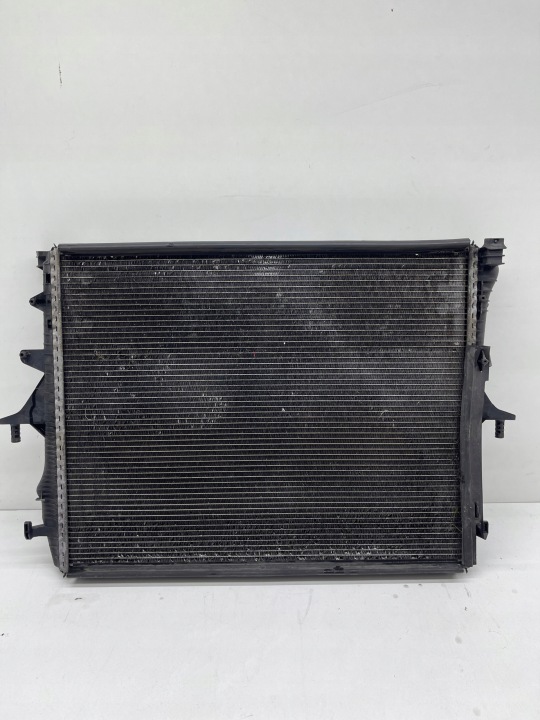 AUDI Q7 4L 3.0 TDI Radiatore motore usato CALA SZCZELNA OEM!
