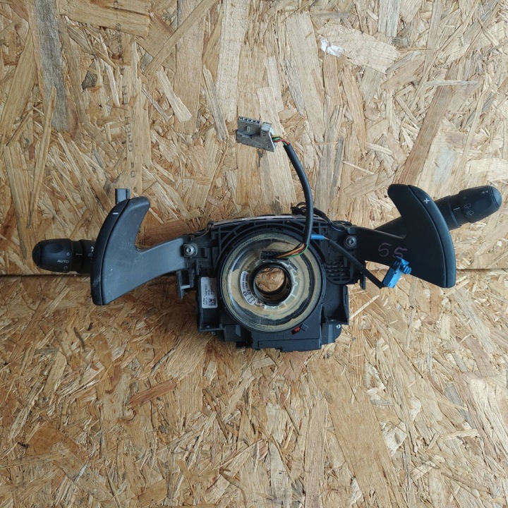 steering wheel levers and controls Citroen C4 Cactus 98046105ZD
