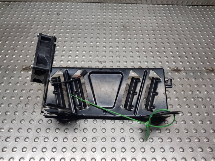 fan of an amplifier holder 6983075 BMW F01 F02 F04 F10 F11 F30 F31