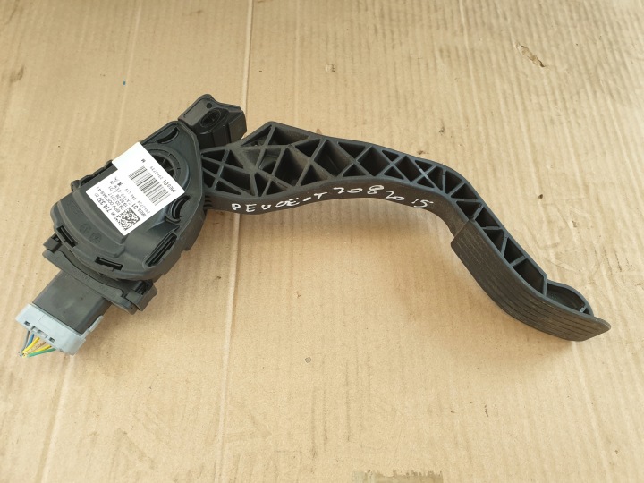 plynový pedál CITROEN C3 PEUGEOT 208 HDI 2010- 9671433780