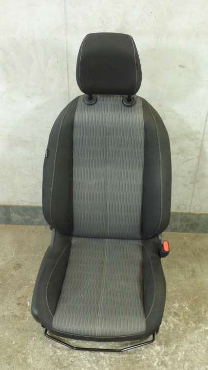 fotel jobb pasazera stBDB EUROPA OPEL CORSA F