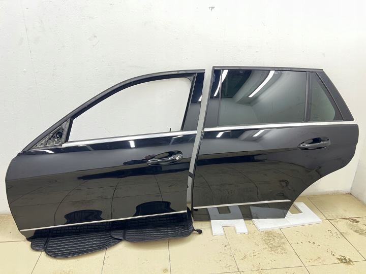 ajtó bal far MERCEDES E-KLASA W212 KOMBI LAK 197 eredeti LAKIER EUROPA