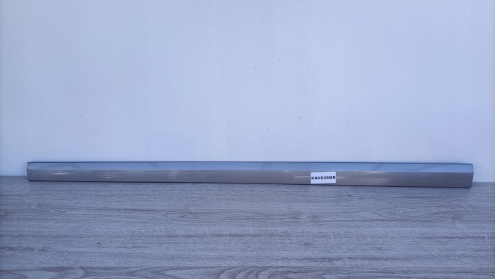 MERCEDES E-KLASA W211 OKULAR moulding door left front A2116900962 K80/028MR