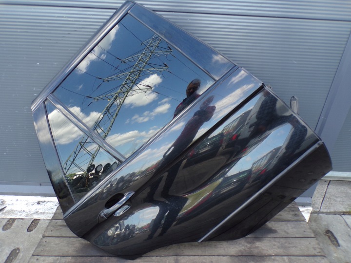 Tür rechts hinten BMW X5 E53 Farbe BLACK SAPPIRE METALIC