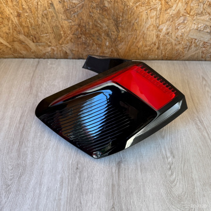 light rear left PEUGEOT 3008 II GT-LINE 9810477180