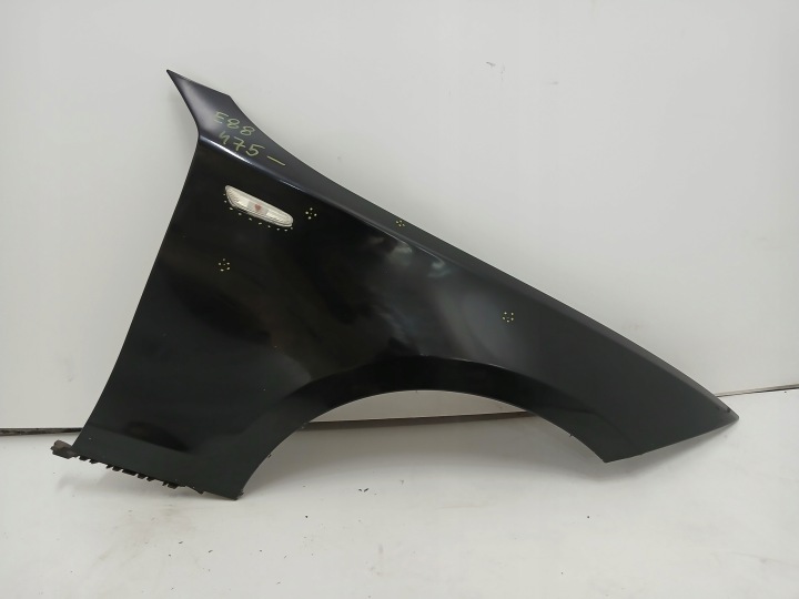 blatník pravý predný BMW E88 475 BLACK SAPPHIRE