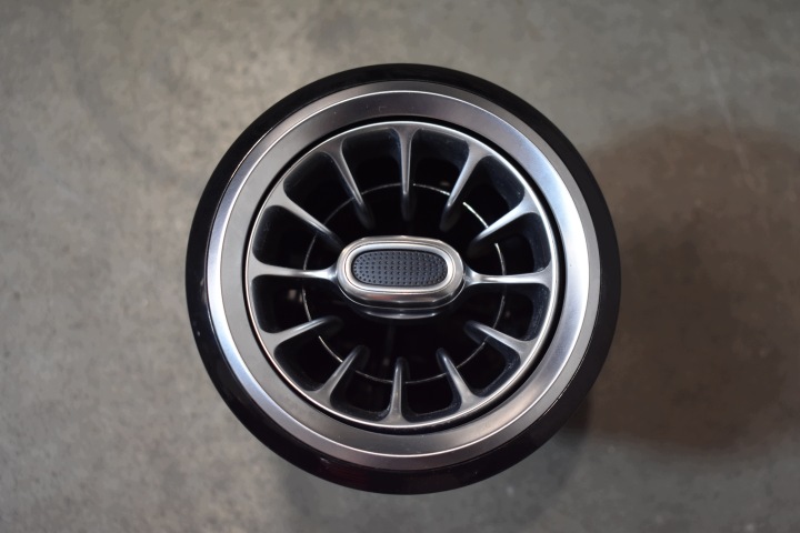 IDEALNA BOCCHETTA ARIA ANTERIORE LED MERCEDES GLB X247 1