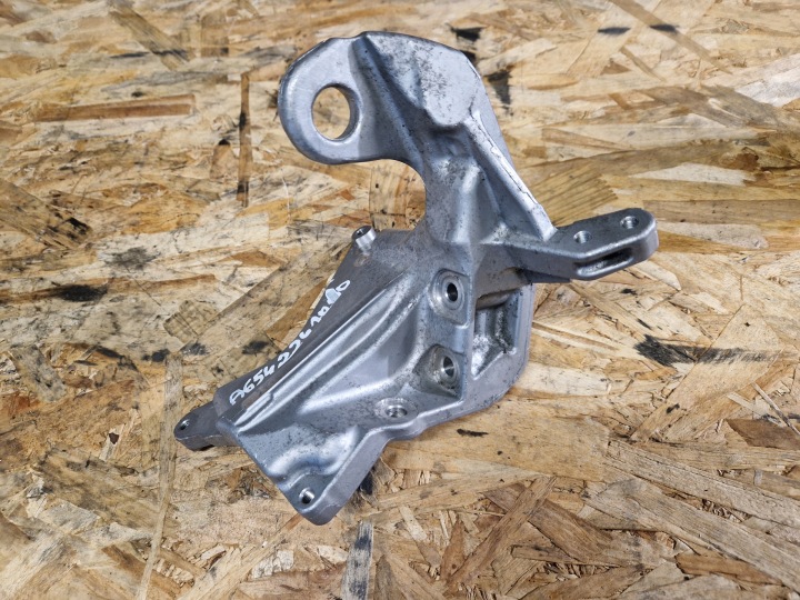 holder holder of the engine MERCEDES W177 2.0CDI A6542241000