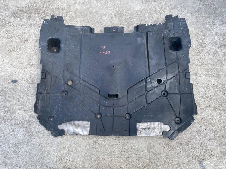 MASERATI QUATTROPORTE VI Couverture tablier moteur Couvercle, Couverture Inférieur Sous Moteur 670009531
