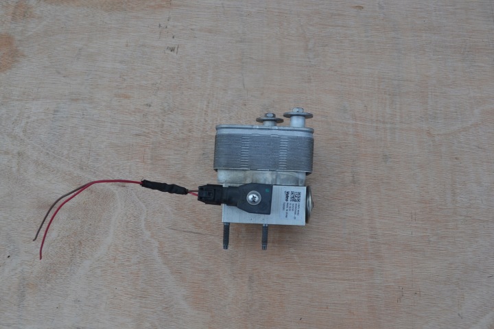 capacitor, of the air conditioning PEUGEOT 308 III T10 HYBRYDA - 9839052680
