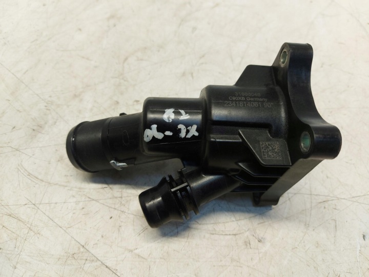 Volvo XC90 II T8 thermostat housing clutch of water 2.0E 31686046