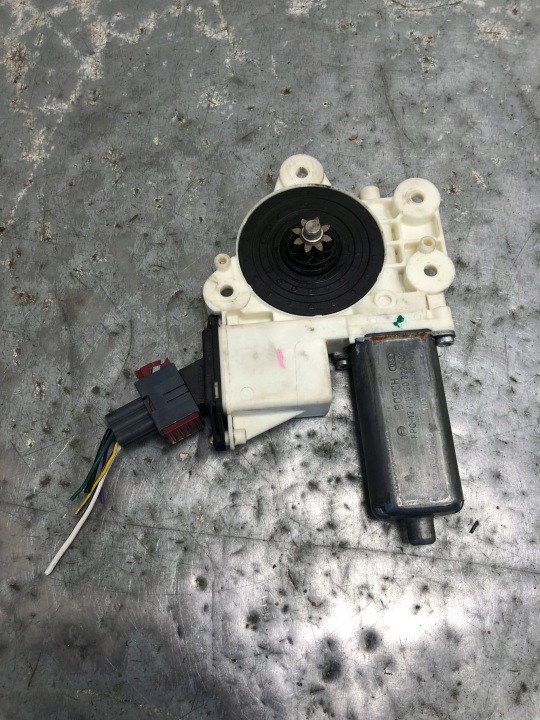 mini motor windows left rear part TOYOTA COROLLA E12 69840-02100