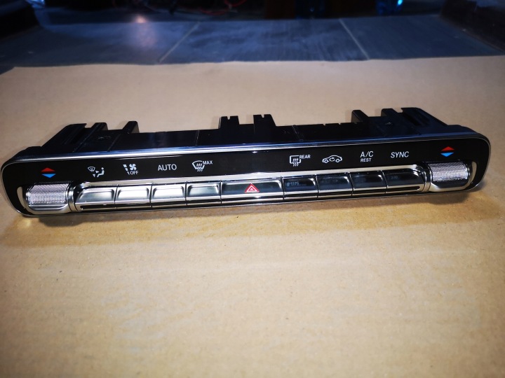 IDEALNY BLOK WLACZNIKOW MERCEDES W118 W247 1 9