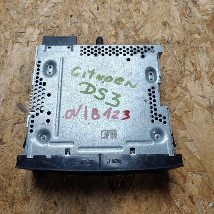 Stacja multimedialna Citroen DS3 96775574XT