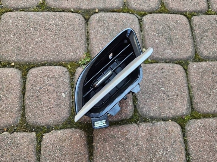 grid side left air conditioning devices nadmuchu dekor moulding Opel Corsa F 98296384VC