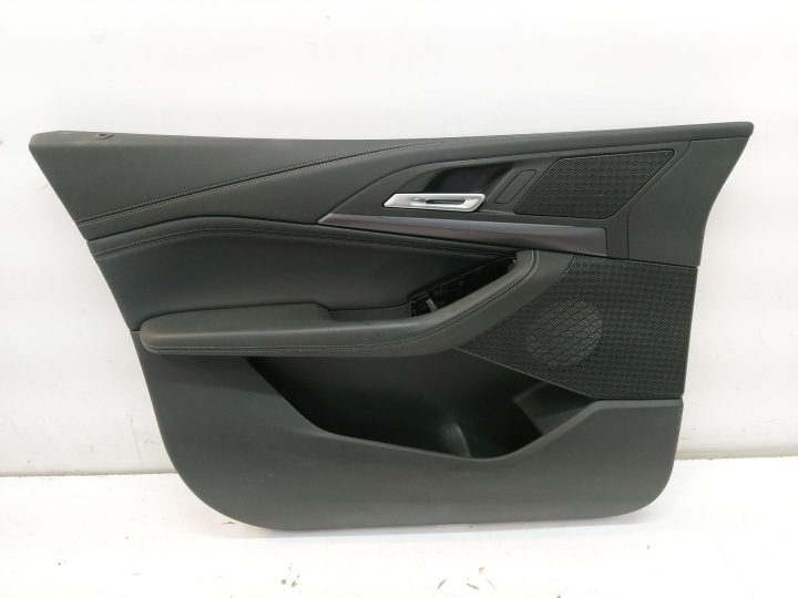 BMW U06 220d tapacír bok dveře levý předek 4314252