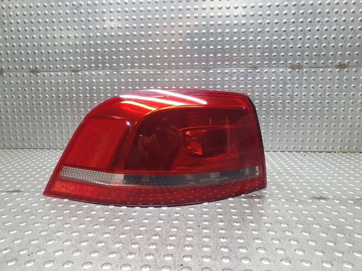 light left rear part 3AF945095C VW PASSAT B7 KOMBI EUROPA