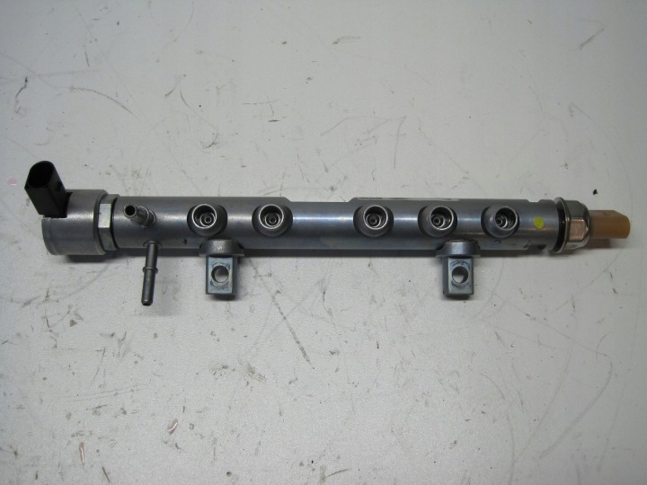 KRAFTSTOFFVERTEILER EINSPRITZLEISTE RANGE ROVER EVOQUE 2,0D M4D3-9D280-AD