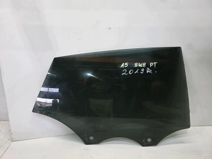 OKNO boční dveře pravý záď AUDI A5 8W 8W8845206A 2019 ROK