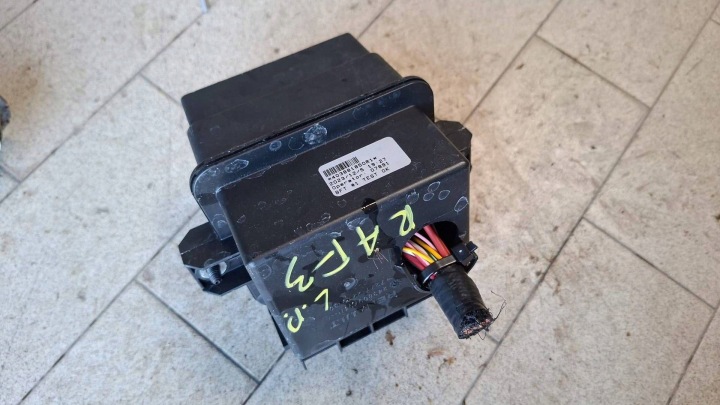 Kasten der Sicherungen rozdzielacz Renault Rafale 403881850R