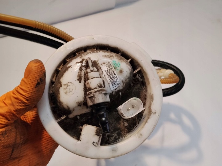 sensor of the level of the fuel plywak BMW 3 E90 E91 07240802
