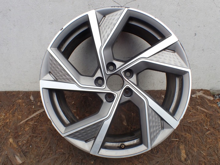 Jante d’aluminium AUDI A3 S3 8Y 2020- 5x112 ET49 8J 19" 8Y0601025Q