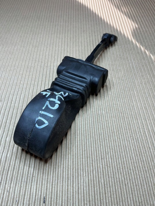 omezovač dveře przednich Audi A4 S4 B8 8K 8K0837249D