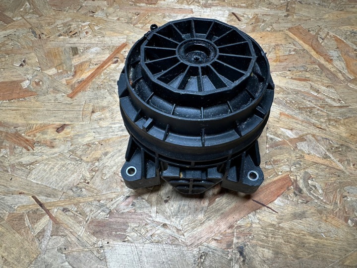 Mercedes W213 Kütusefilter korpusega A6540900652 16