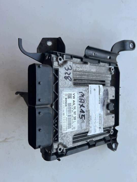 AUDI A4 2.0 TDI 04L907309L 0281030258 1039S85876 Computer Original