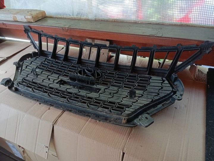 ATRAPA KRATKA GRILL HYUNDAI I30 III 11