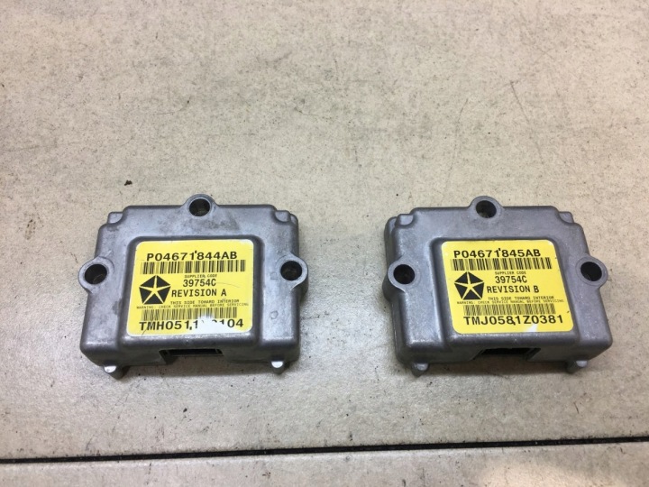 Crashsensor Drucksensor PT CRUISER P04671844AB