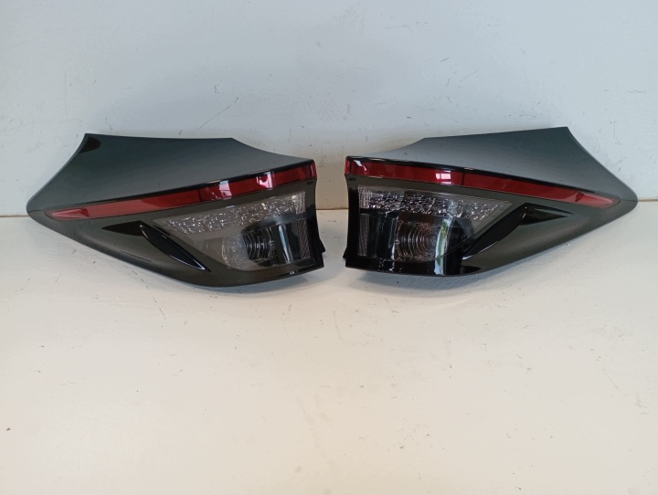 Licht heck TOYOTA YARIS CROSS 81550-0DE20 rechts links