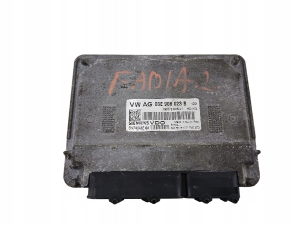 SKODA FABIA II ROOMSTER und 1.2 Bedienteil DES MOTORS 03E906023B