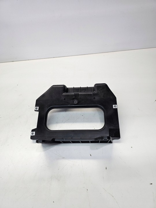 úchyt držák zesilovače AUDI A4 B8 A5 8T 4F0907101A